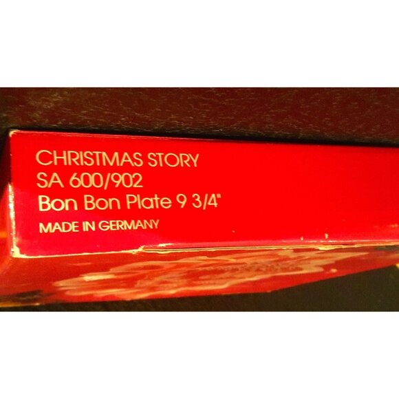 Mikasa Bon Bon Festive Plate Dish Christmas Story SA 600 902 Holiday Xmas New - Picture 4 of 8
